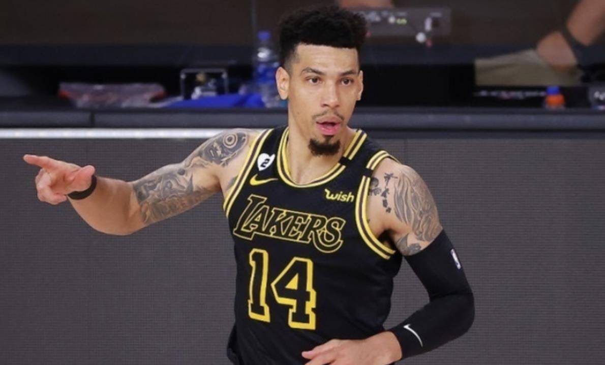 南韩男篮绝地反击菲律宾男篮，丹尼·格林打破历史纪录