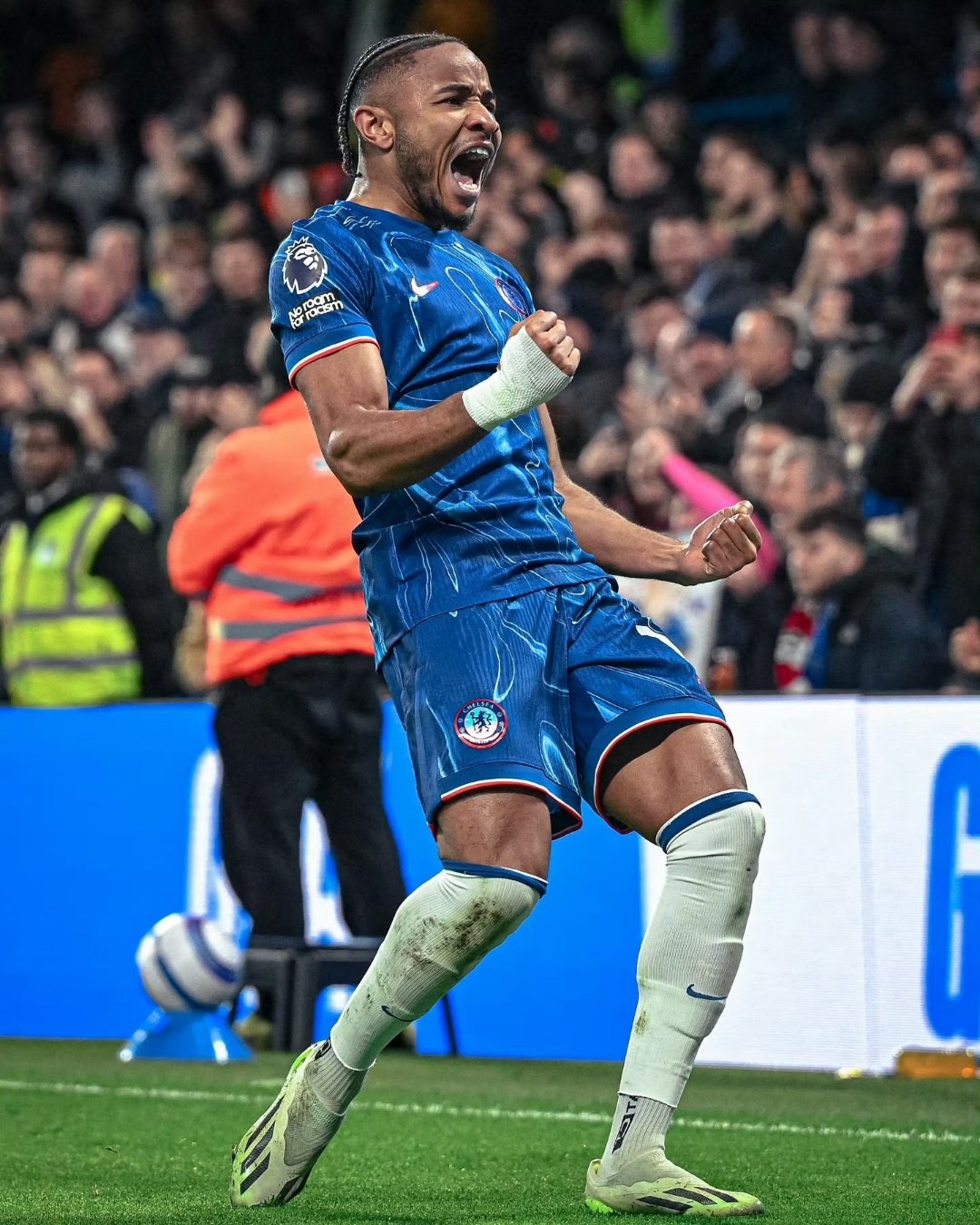 包含切尔西客场0比1输给诺里奇的词条