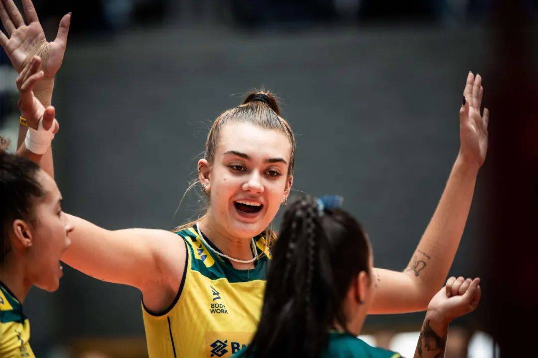 关于排球比赛女子项目巴西队摘金的信息