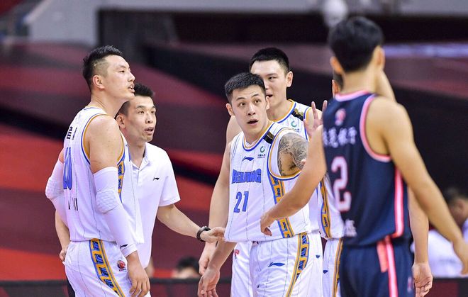 京粤对决山东,豪强争霸各展神技 京粤对决山东,豪强争霸各展神技