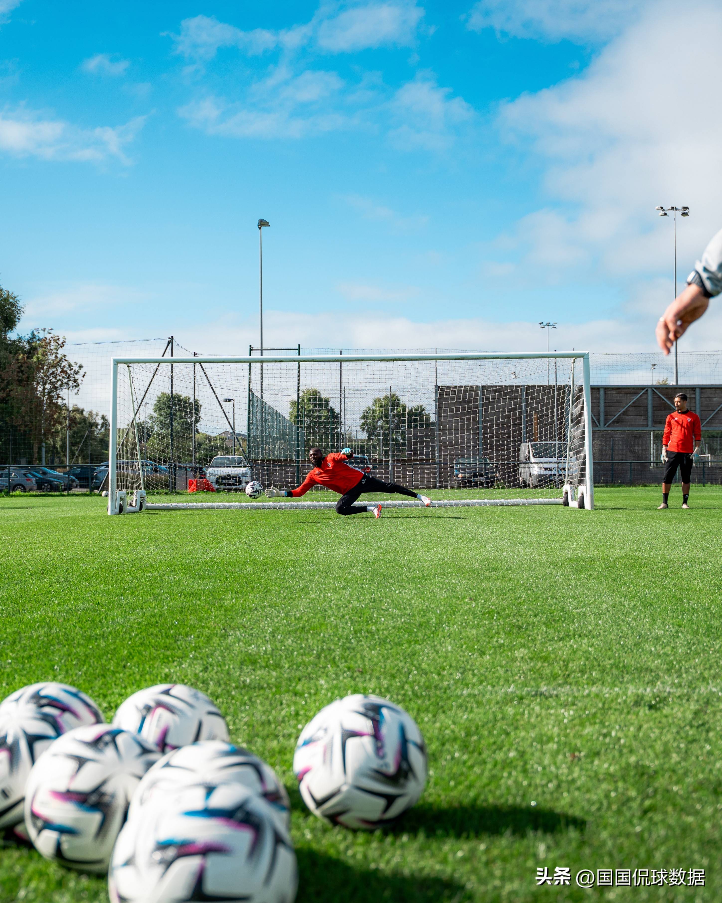 里昂客场大胜，豪取三分稳居法甲前列的简单介绍