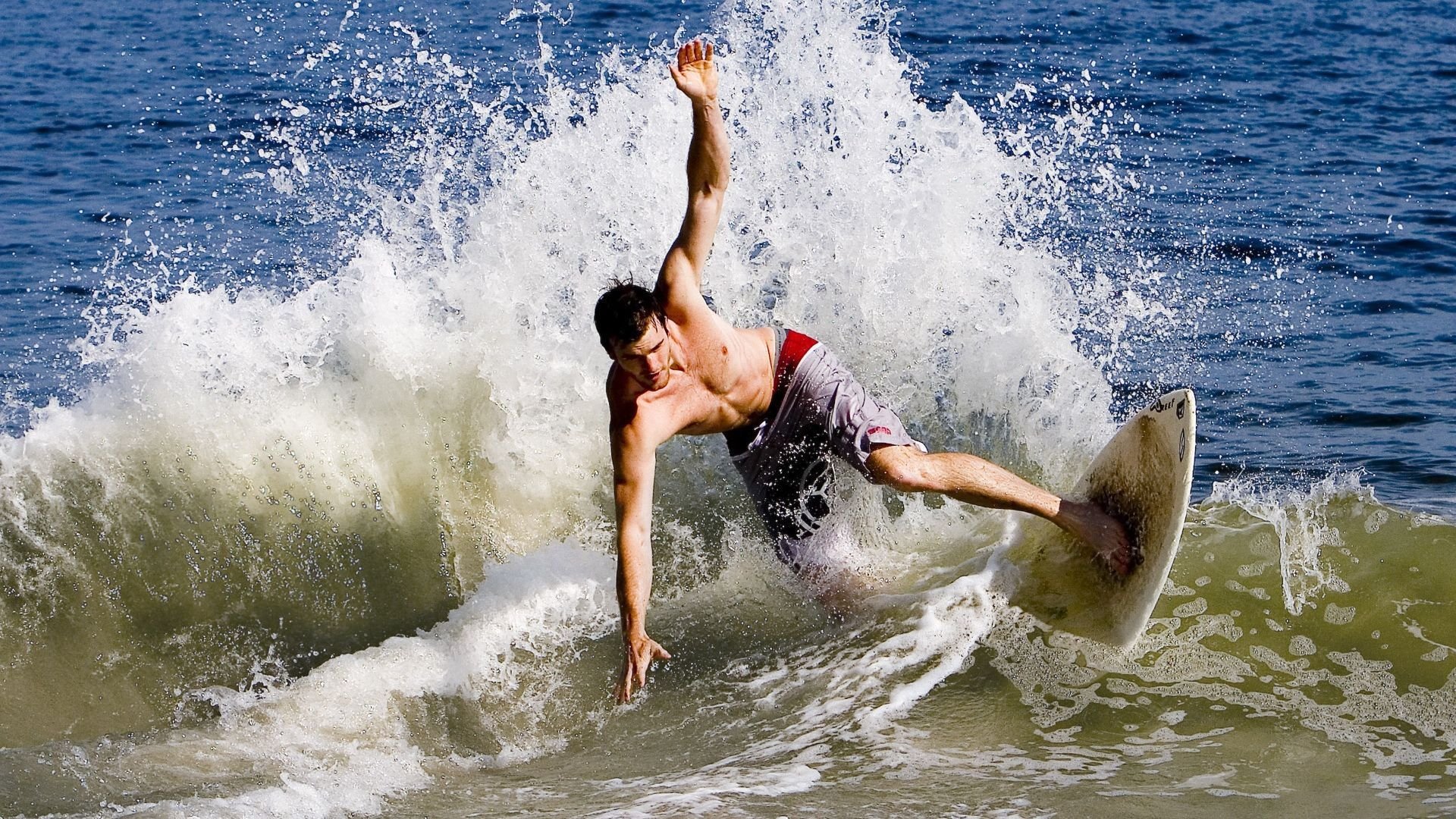 赛场烽火,吉林队掀翻辽宁,米切尔点燃的不只是比分