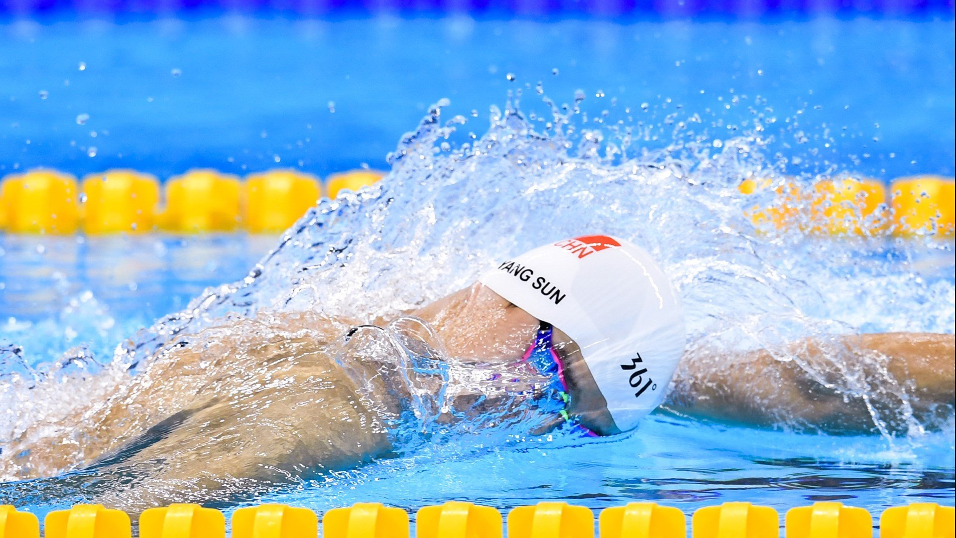 辽宁精神撞碎快船神话，恩比德孤星闪耀背后的篮球哲学