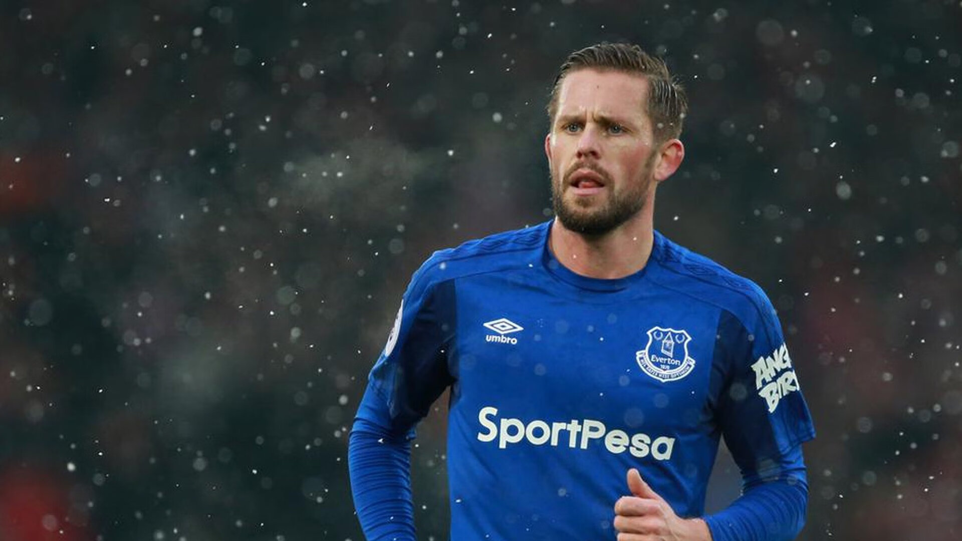 足球与羽毛球的交响，德国战车横扫丹麦，石宇奇赛场燃起东方火焰